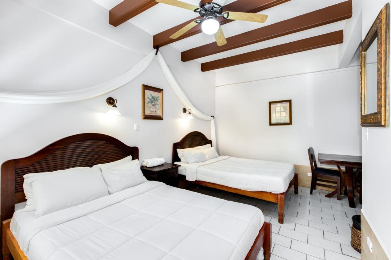 Hotel Poseidon ฆาโก ภายนอก รูปภาพ