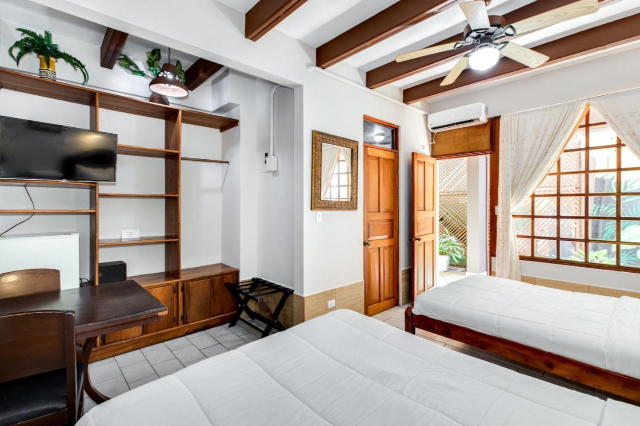 Hotel Poseidon ฆาโก ภายนอก รูปภาพ